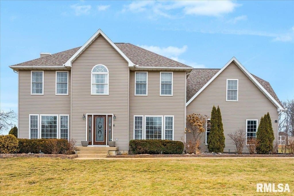5 bedroom house for sale at 8590 Hickory Hills Dr Argenta - $424,900