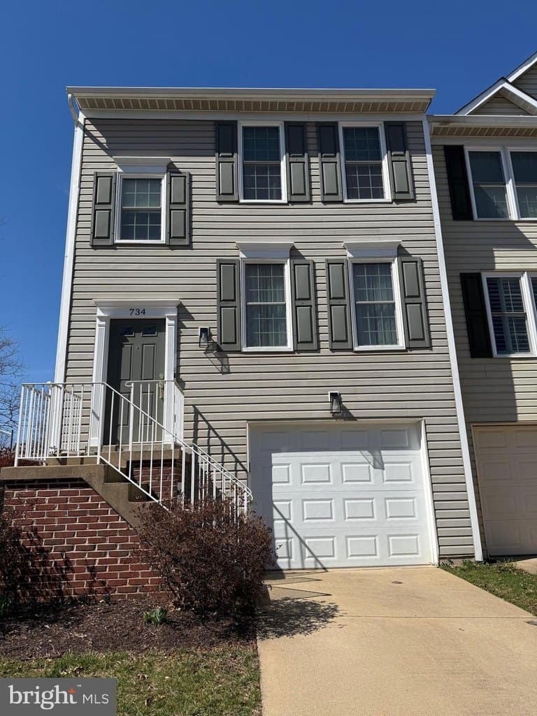 2 bedroom townhouse for sale at 734 Hetzel Ter SE Leesburg 20175 - $559,000