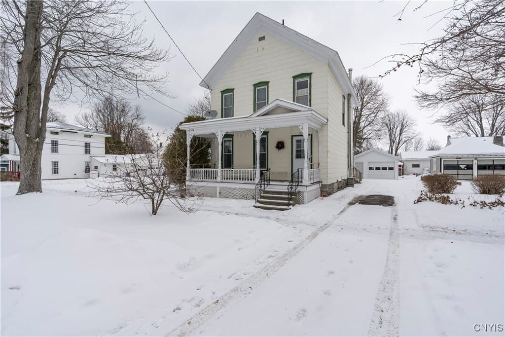 4 bedroom house for sale at 176 Esselstyne St Cape Vincent - $175,000