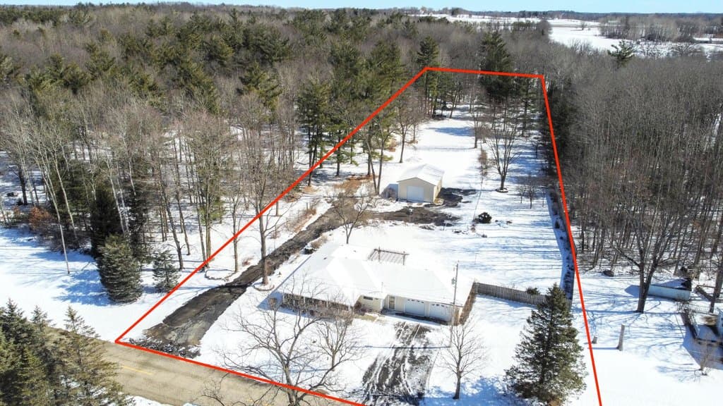 2 bedroom house for sale at 17570 197th Ave Big Rapids - $259,000