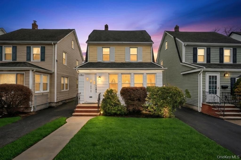 3 bedroom house for sale at 248-24 88th Dr Bellerose - $739,000