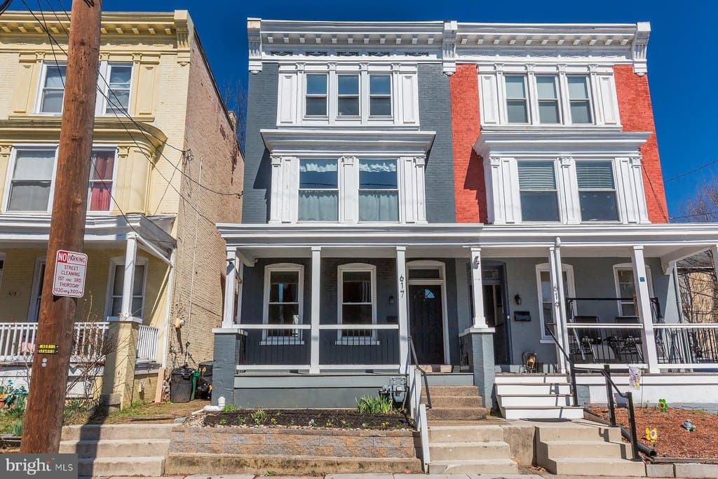 4 bedroom townhouse for sale at 617 E End Ave Lancaster 17602 - $299,900