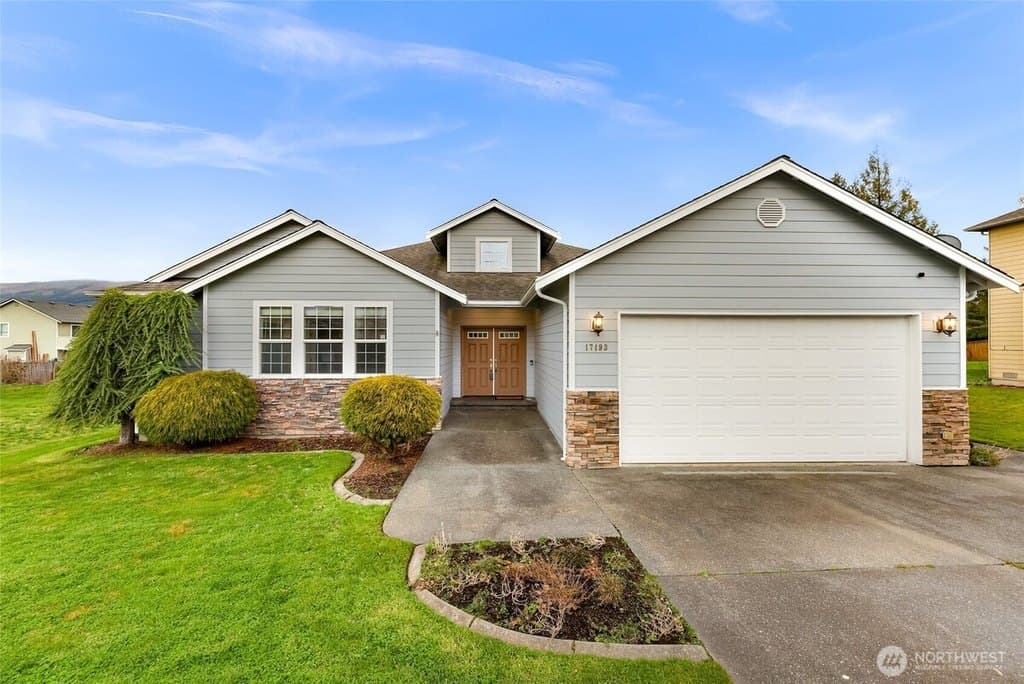 3 bedroom house for sale at 17193 River Rock Rd Big Lake - $725,000