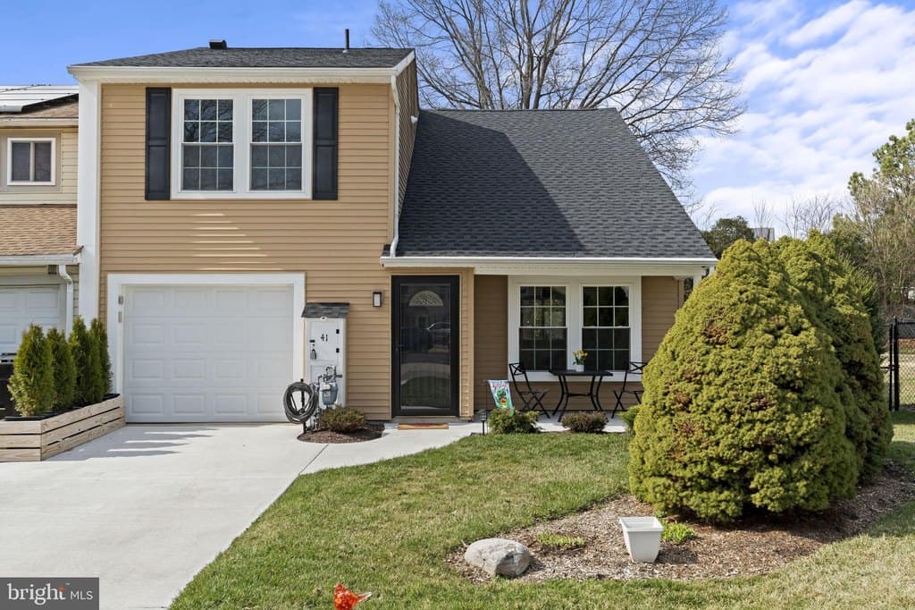 3 bedroom townhouse for sale at 41 Fomalhaut Ave Blackwood - $349,000
