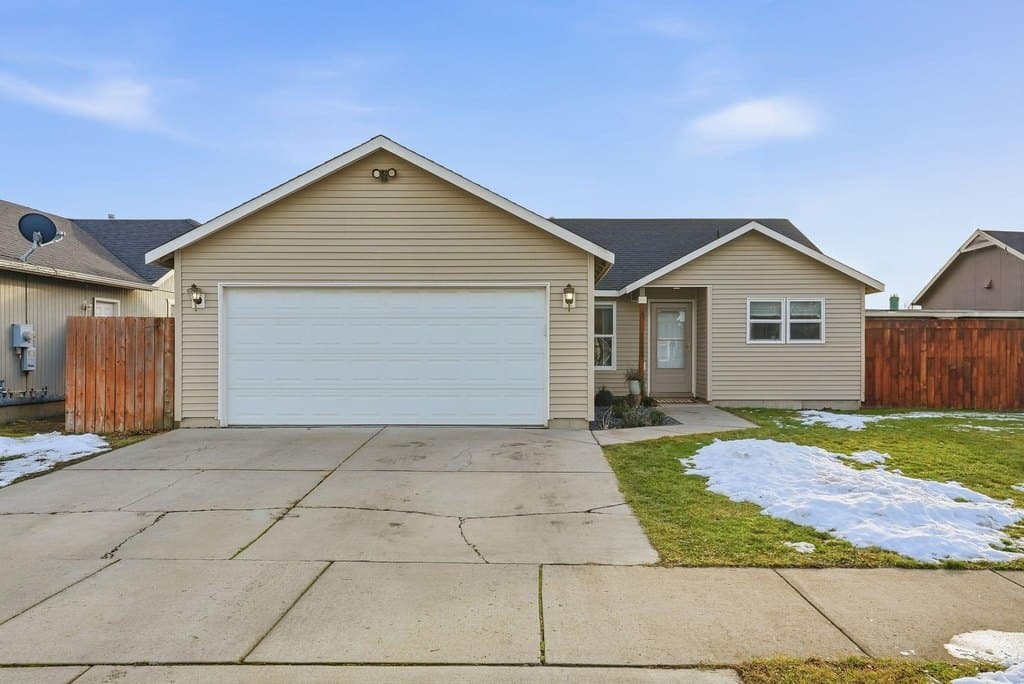 3 bedroom house for sale at 12605 W Tower Ave Airway Heights - $365,000