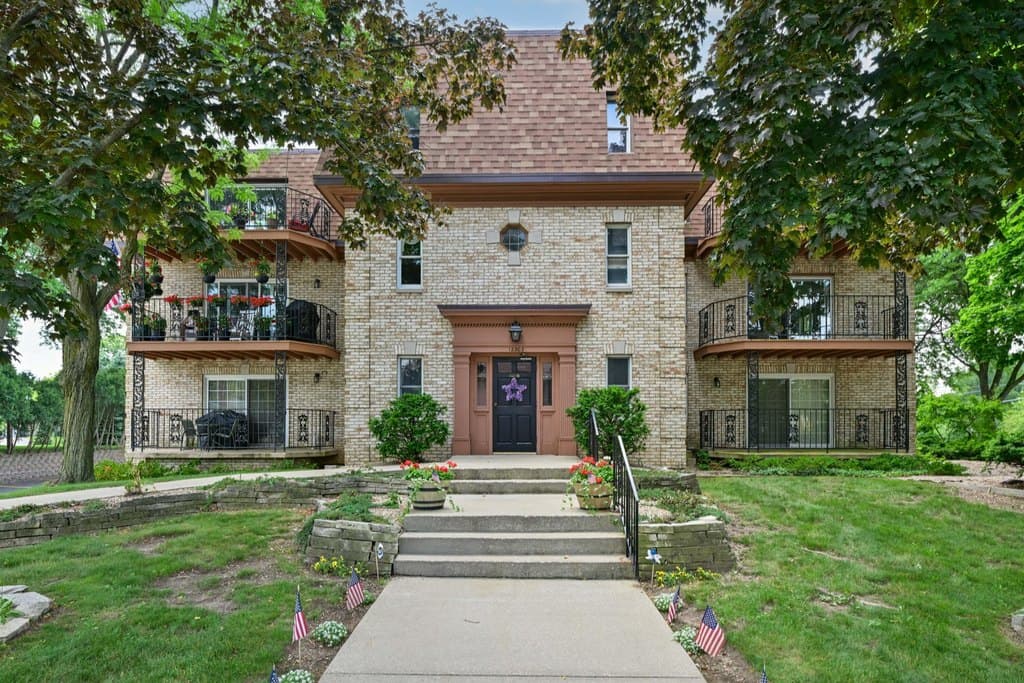 2 bedroom condo for sale at 12303 W Center St Apt 3A Wauwatosa - $209,900