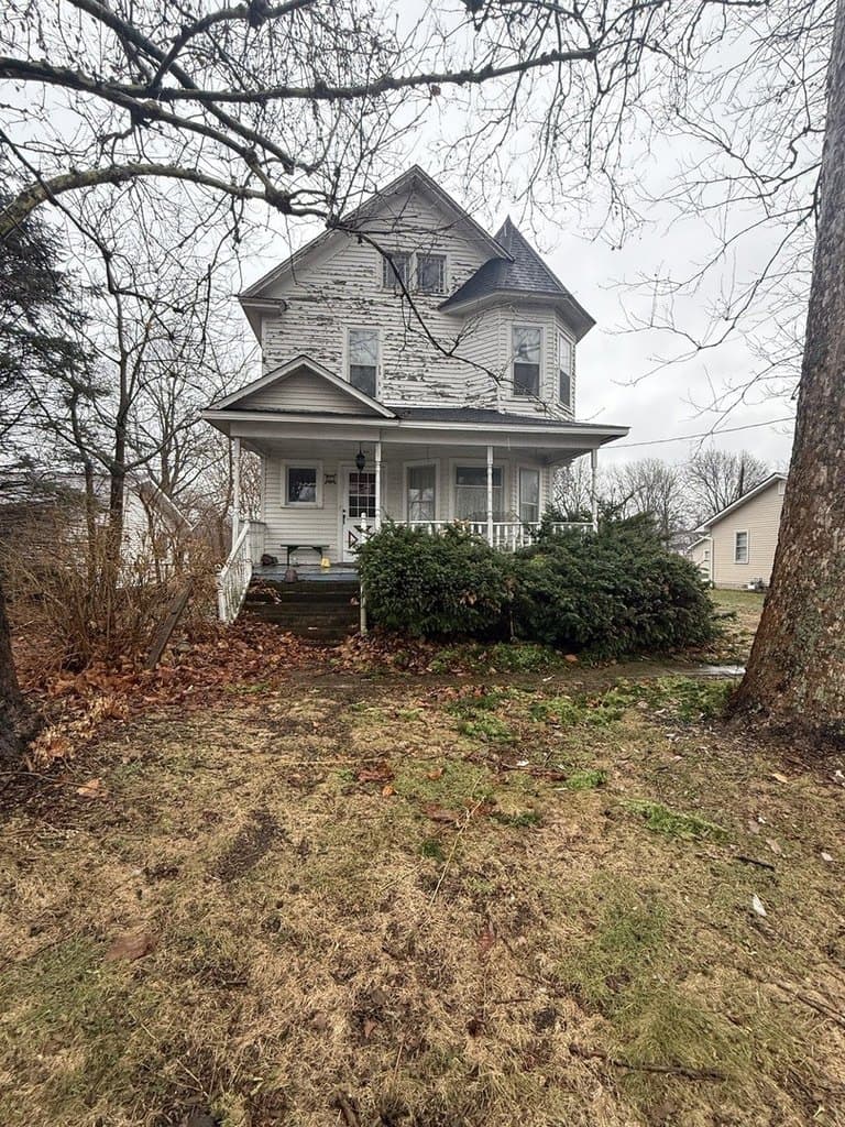 3 bedroom house for sale at 428 N Washington St Cerro Gordo - $35,000