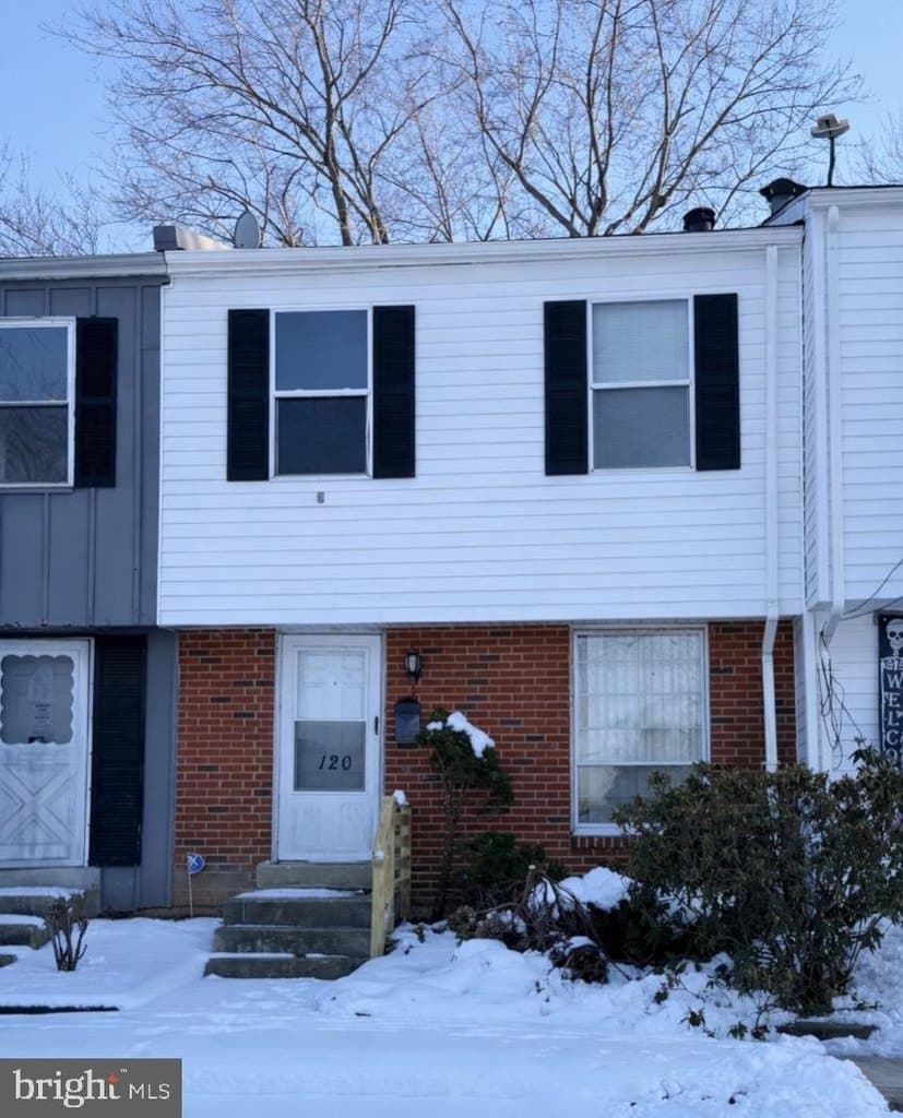 3 bedroom townhouse for sale at 120 Hopkins Ct Brookside - $260,000