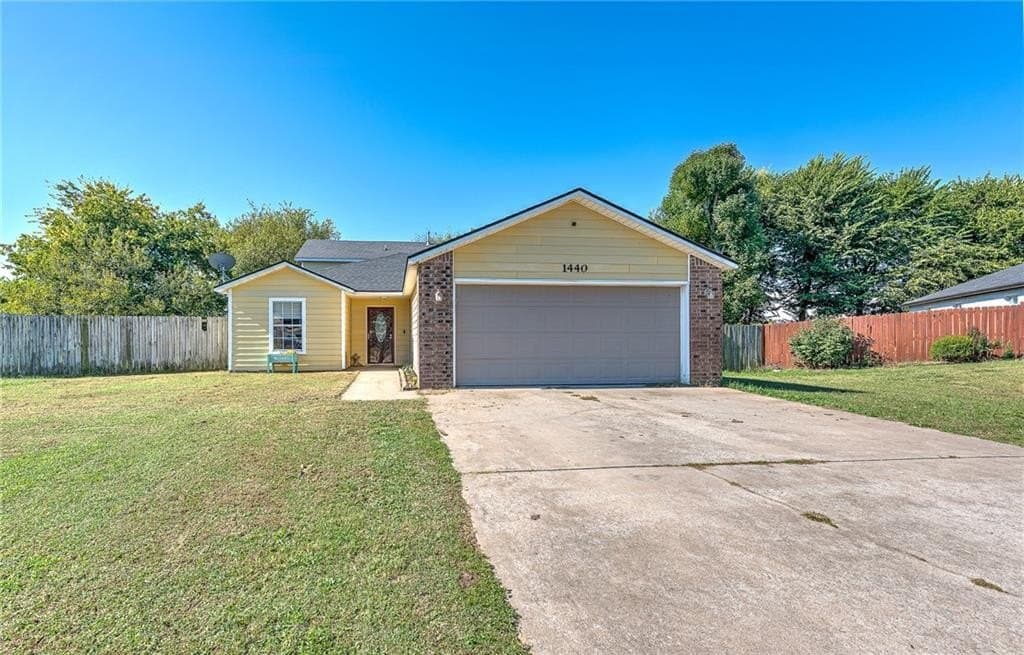 6 bedroom house for sale at 1440 Tumbleweed Dr Springdale 72764 - $375,000