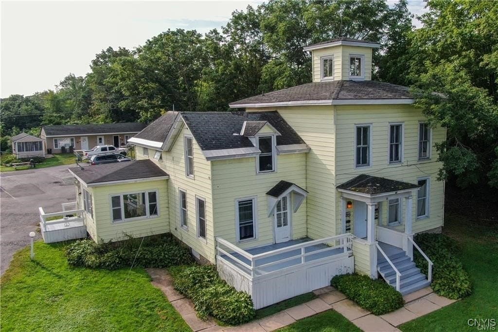 4 bedroom multi-family for sale at 38 Walton St Alexandria Bay - $400,000