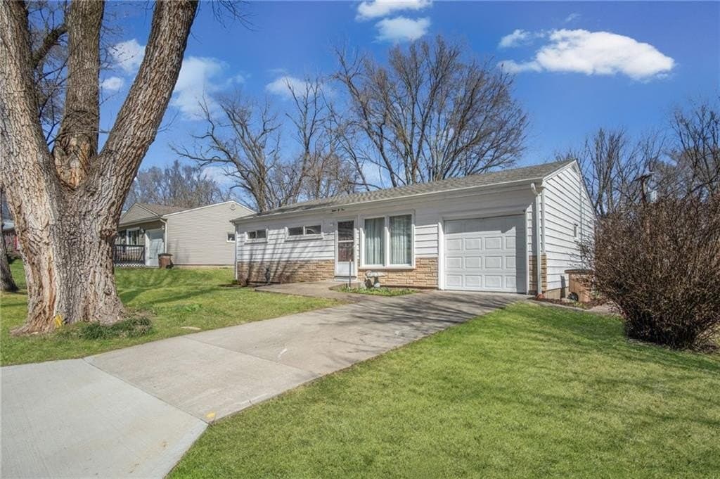 3 bedroom house for sale at 1205 Mound Dr Atchison - $185,000
