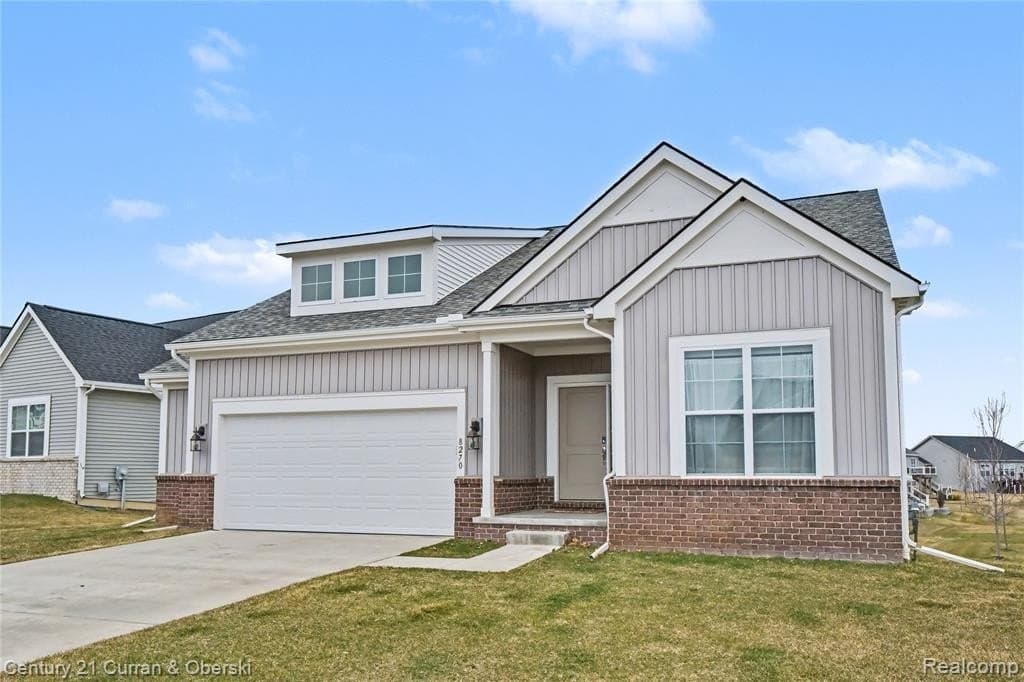 3 bedroom house for sale at 8270 Carston Ln Brighton 48116 - $429,900