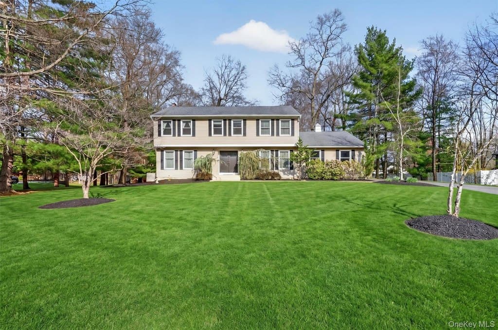 5 bedroom house for sale at 6 Amanda Ct Airmont - $1,190,000