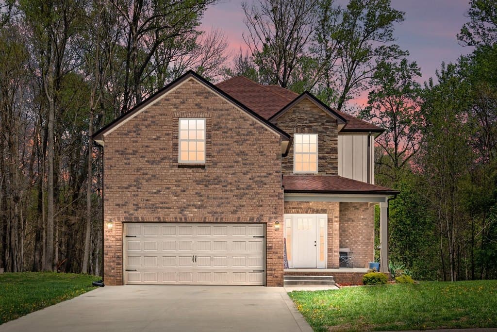 3 bedroom house for sale at 4406 Memory Ln Adams - $427,900