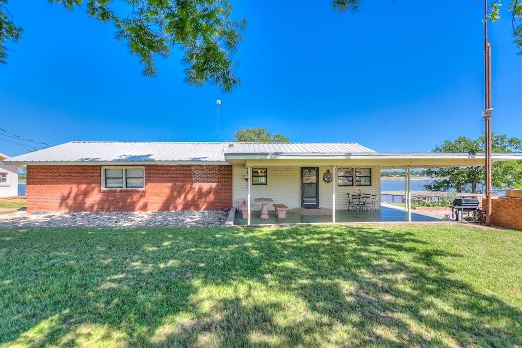 2 bedroom house for sale at 348 Eds Rd Blackwell - $255,000