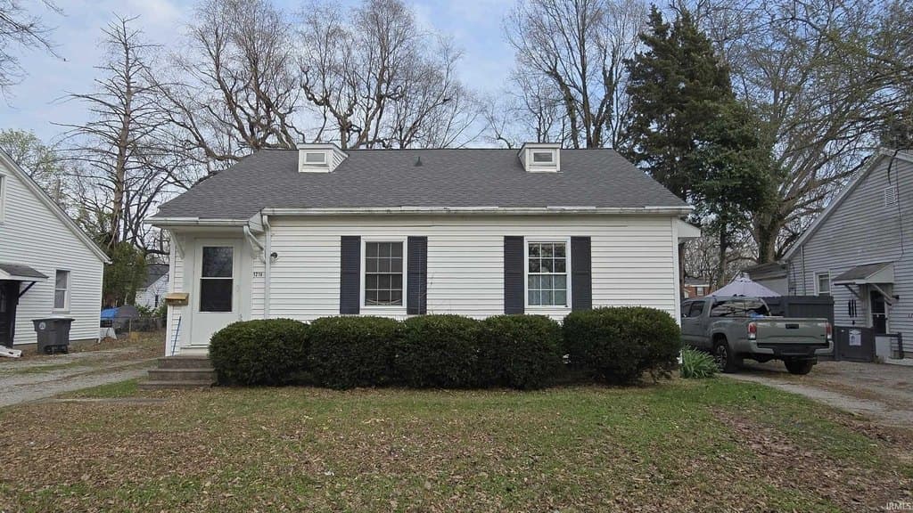 3 bedroom house for sale at 1216 S Boeke Rd Evansville - $112,000