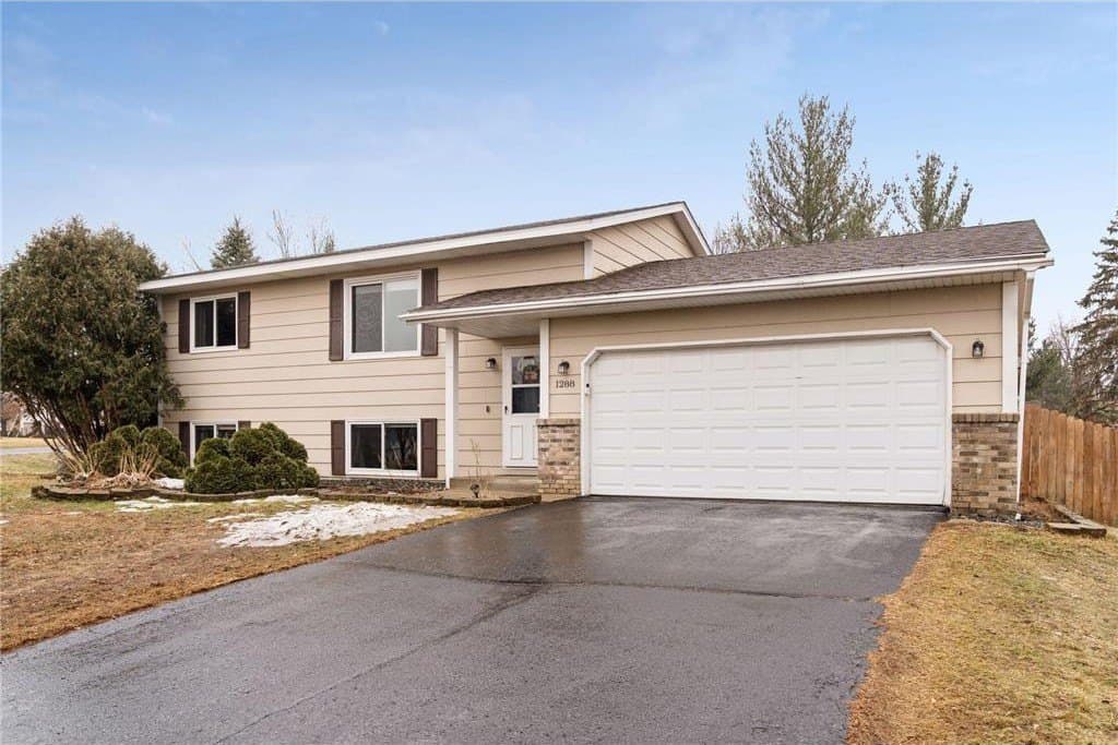 4 bedroom house for sale at 1288 129th Ln NE Blaine - $359,900
