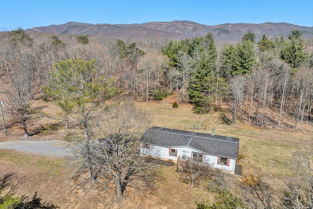 3 bedroom mobile home for sale at 1155 Stonewall Rd Blue Ridge - $234,900