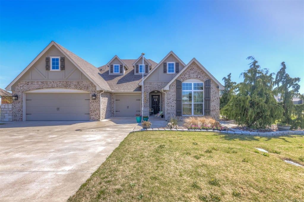 4 bedroom house for sale at 11441 N 163rd East Ave Owasso 74055 - $399,900