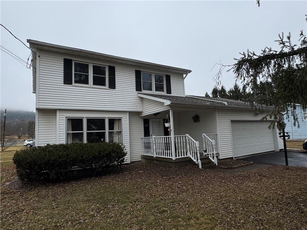 4 bedroom house for sale at 524 County Road 64 Big Flats - $235,000