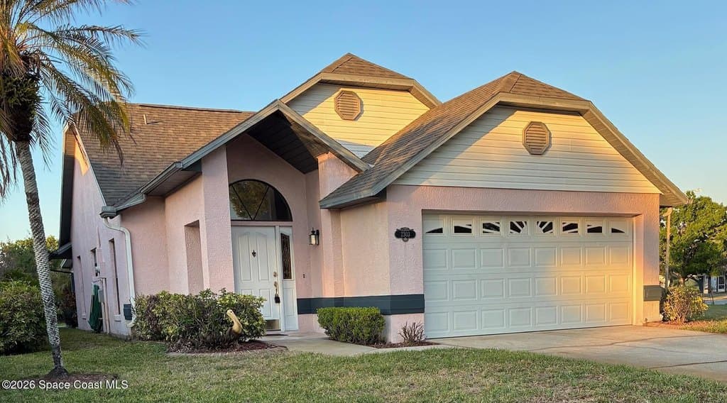 3 bedroom house for sale at 2303 Early Dawn Cir Melbourne 32935 - $339,500