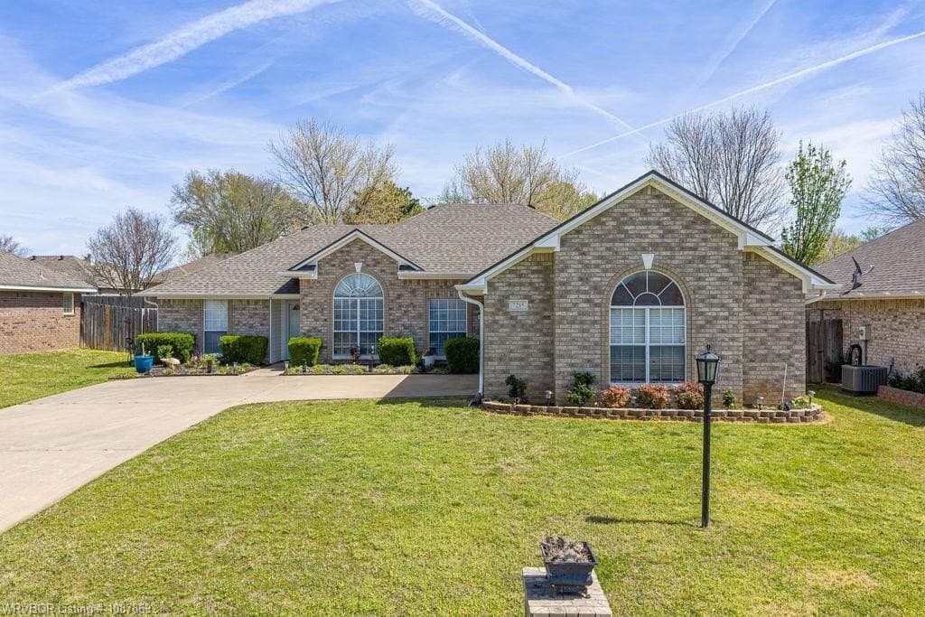3 bedroom house for sale at 7215 Red Pine Dr Fort Smith 72916 - $275,000