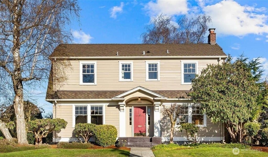 4 bedroom house for sale at 1101 Grand Ave Everett 98201 - $968,000