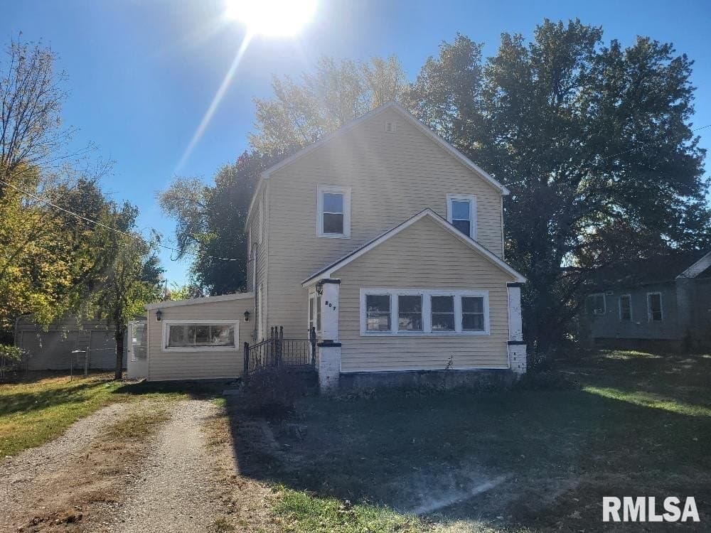 3 bedroom house for sale at 207 E Meek St Abingdon - $79,900