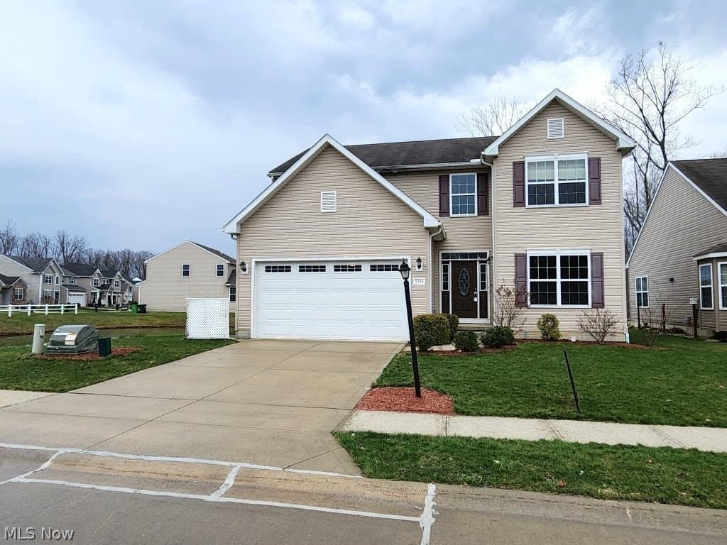 4 bedroom house for sale at 3784 Firethorn Dr Aurora - $463,000