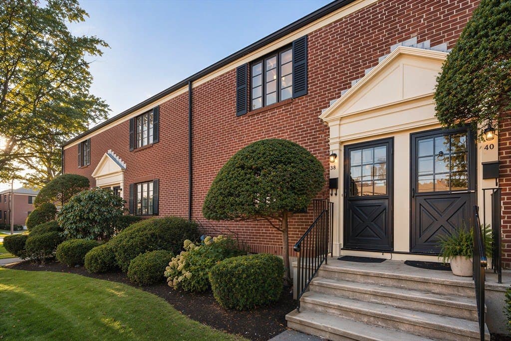 2 bedroom condo for sale at 38 Grant Ave Unit 38 Watertown Town 02472 - $539,000