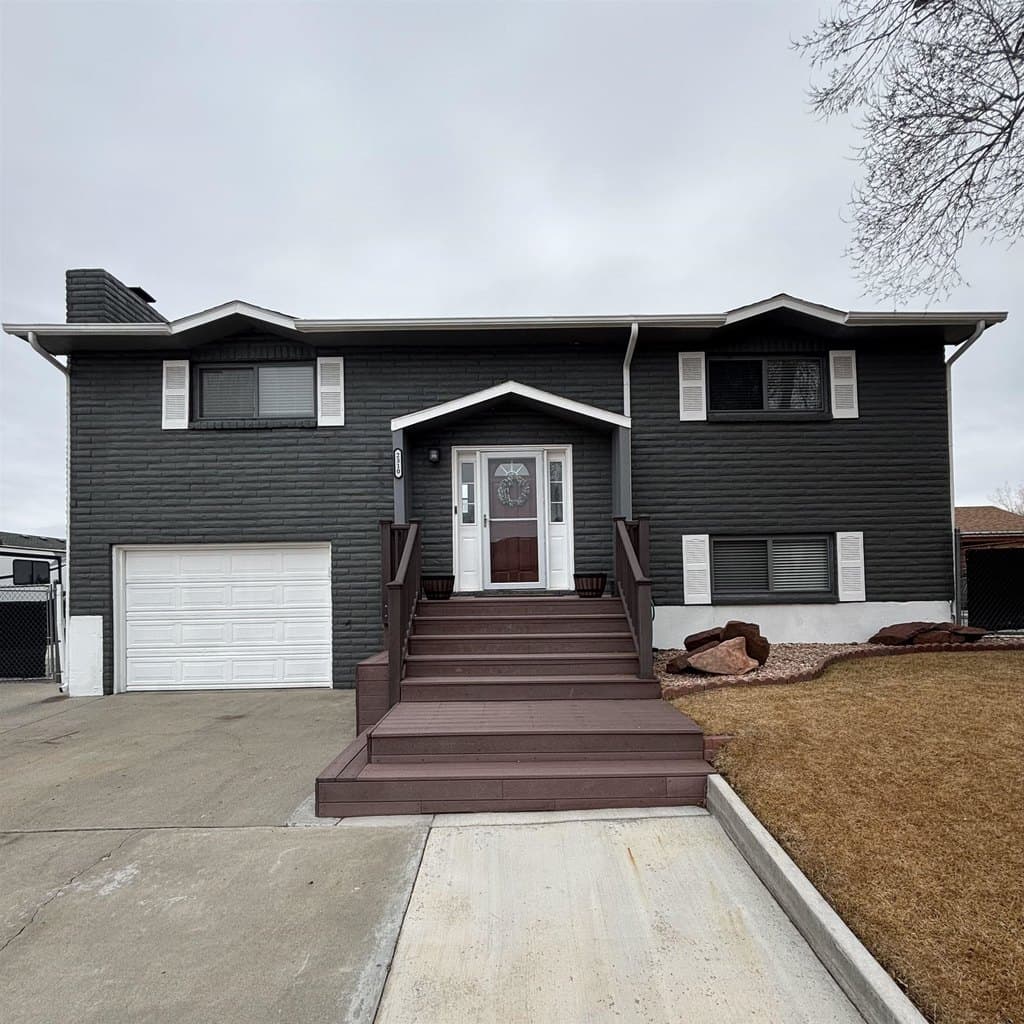 3 bedroom house for sale at 2310 N Carolina Way Green River 82935 - $380,000
