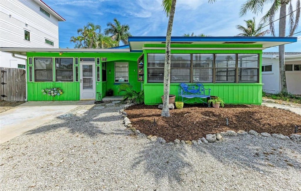 2 bedroom house for sale at 2111 Avenue B Bradenton Beach - $1,190,000