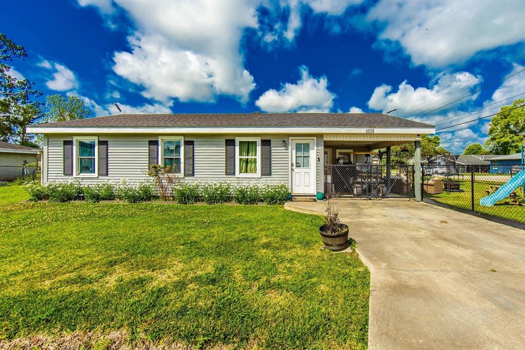 3 bedroom house for sale at 6508 McCoy St Houma 70360 - $180,000