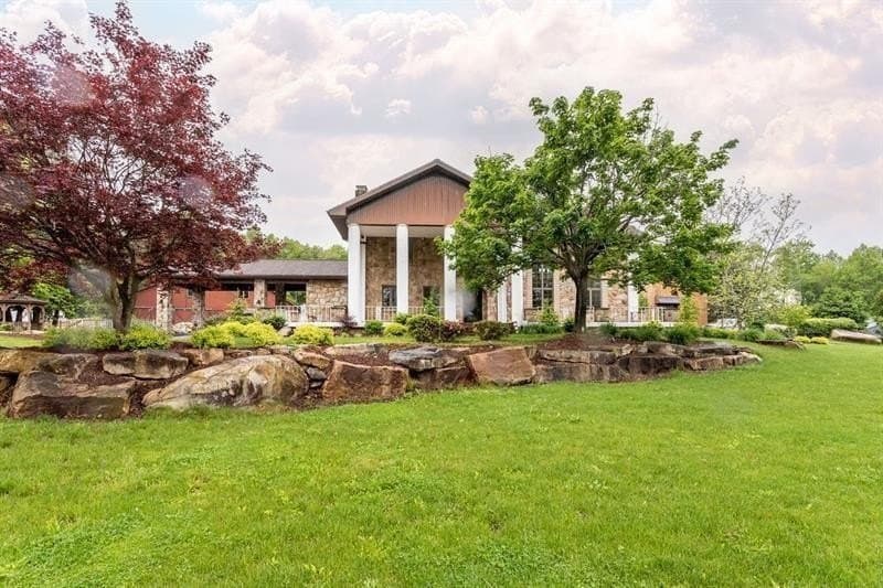 3 bedroom house for sale at 33 Chalk Hill Ohiopyle Rd Chalkhill - $1,100,000