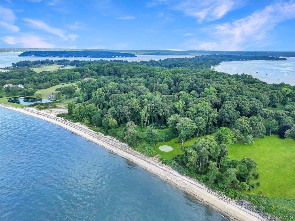 land for sale at 144 Centre Island Rd Centre Island - $6,750,000