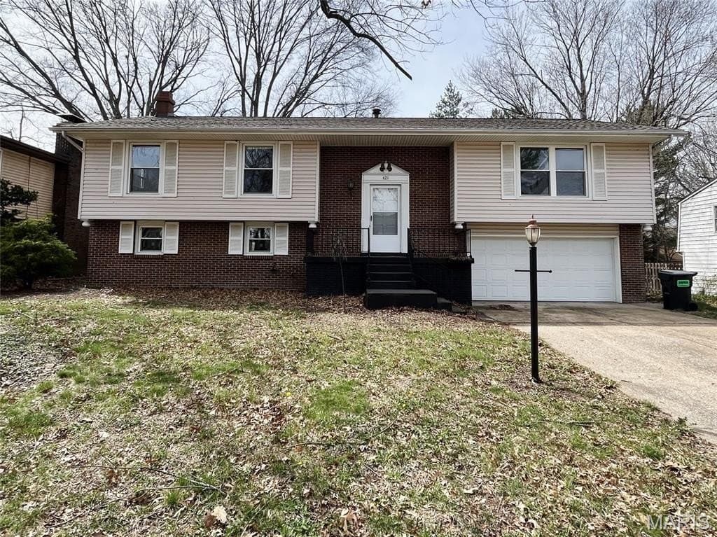 4 bedroom house for sale at 421 Stone River Rd Belleville - $250,000
