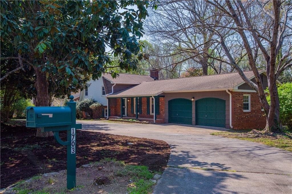 5 bedroom house for sale at 1703 Lazy Ln High Point 27265 - $359,000