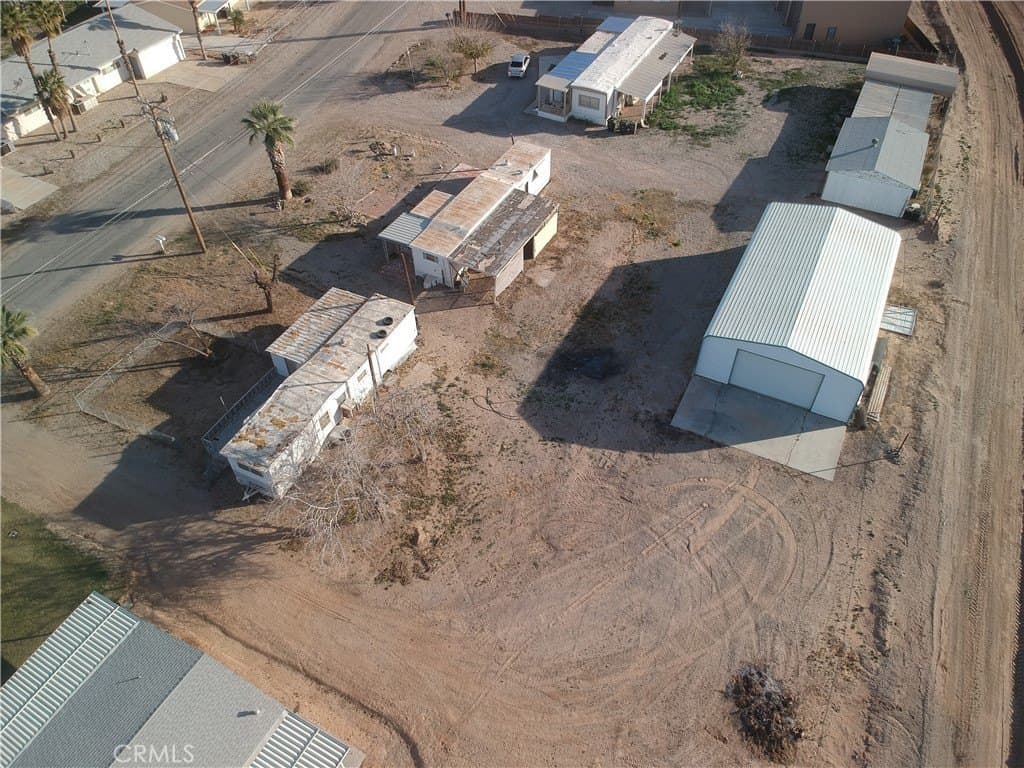 4 bedroom mobile home for sale at 1609 Riviera Dr Blythe - $250,000