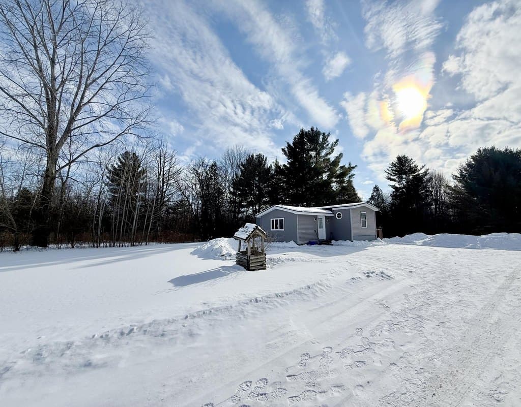 2 bedroom mobile home for sale at 1724 Ridge Rd Champlain - $189,995