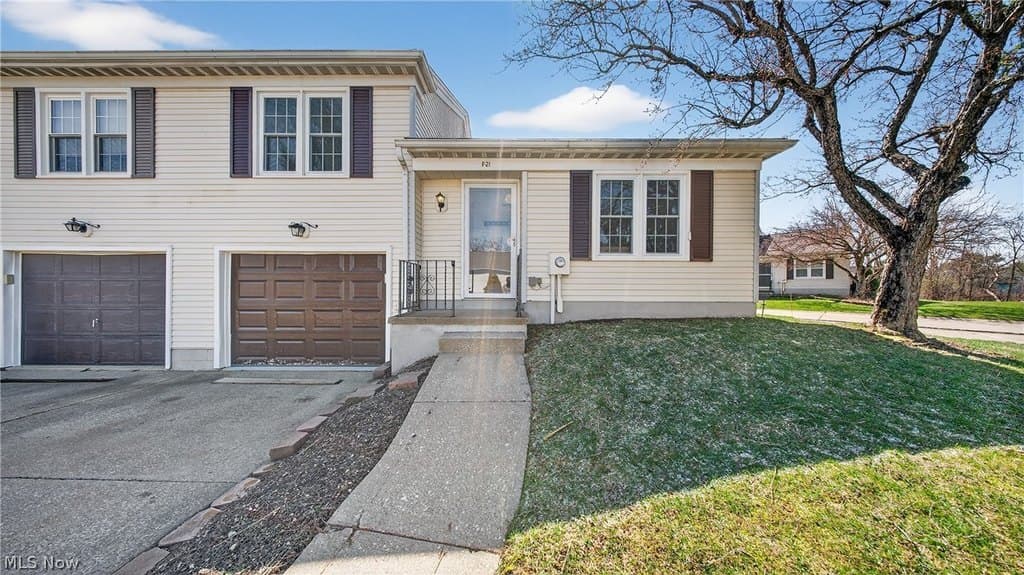 2 bedroom condo for sale at 5236 Creekside Blvd Brunswick 44212 - $186,000