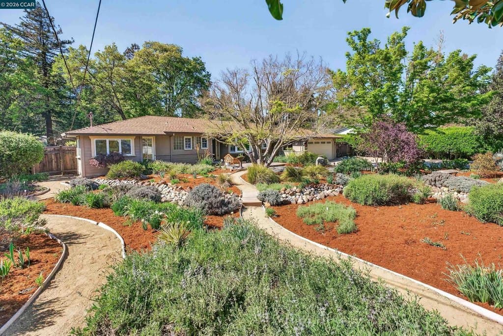 3 bedroom house for sale at 261 Montecillo Dr Castle Hill - $1,650,000
