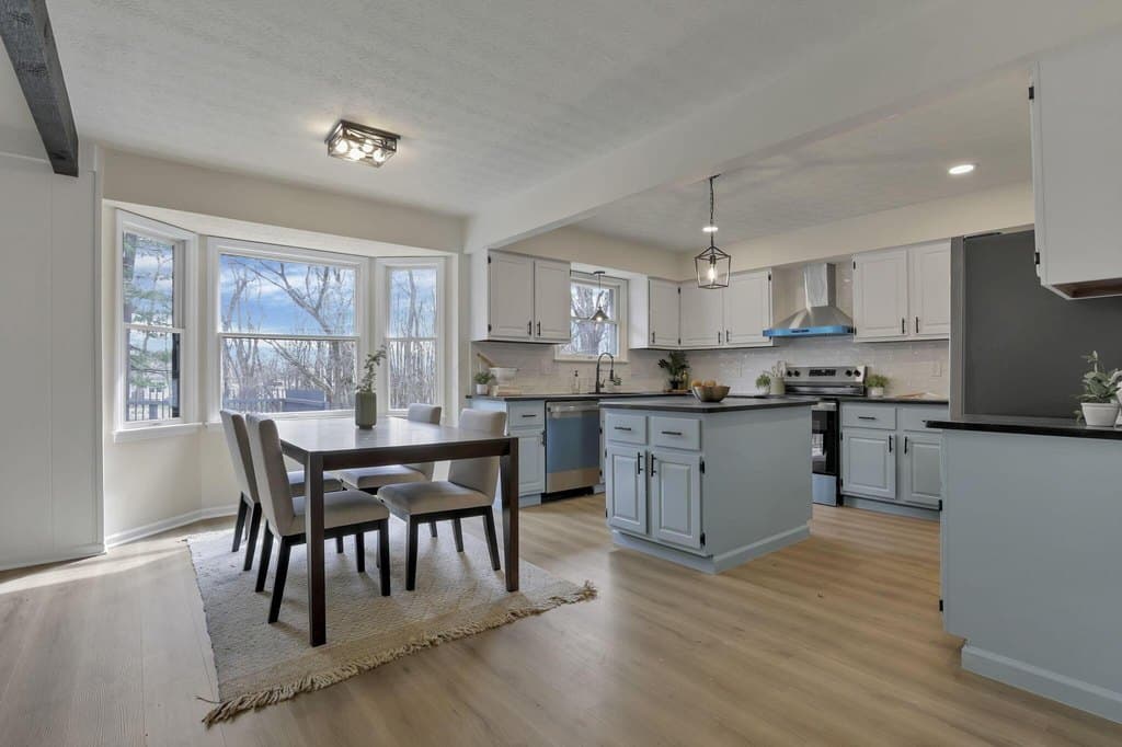 3 bedroom house for sale at 5289 Hazelton Etna Rd SW Beechwood Trails - $639,900