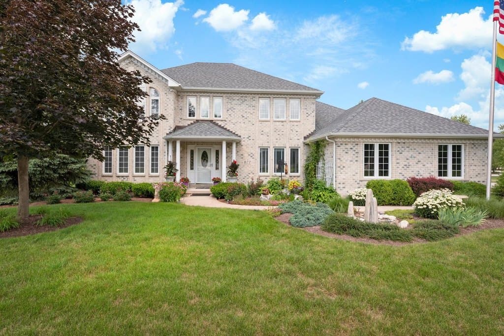 3 bedroom house for sale at 877 Elm St Sugar Grove 60554 - $532,000