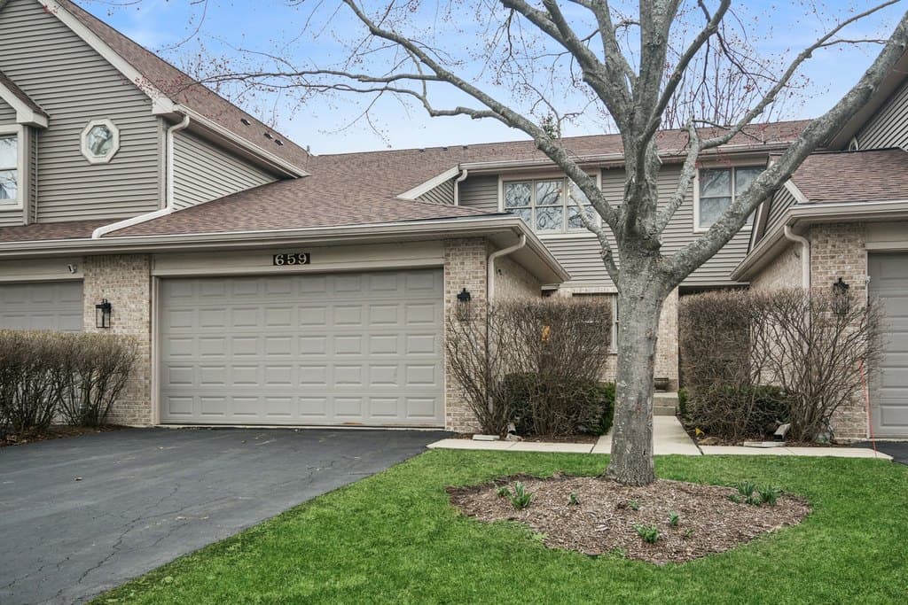 3 bedroom townhouse for sale at 659 N Walden Dr Palatine 60067 - $425,000