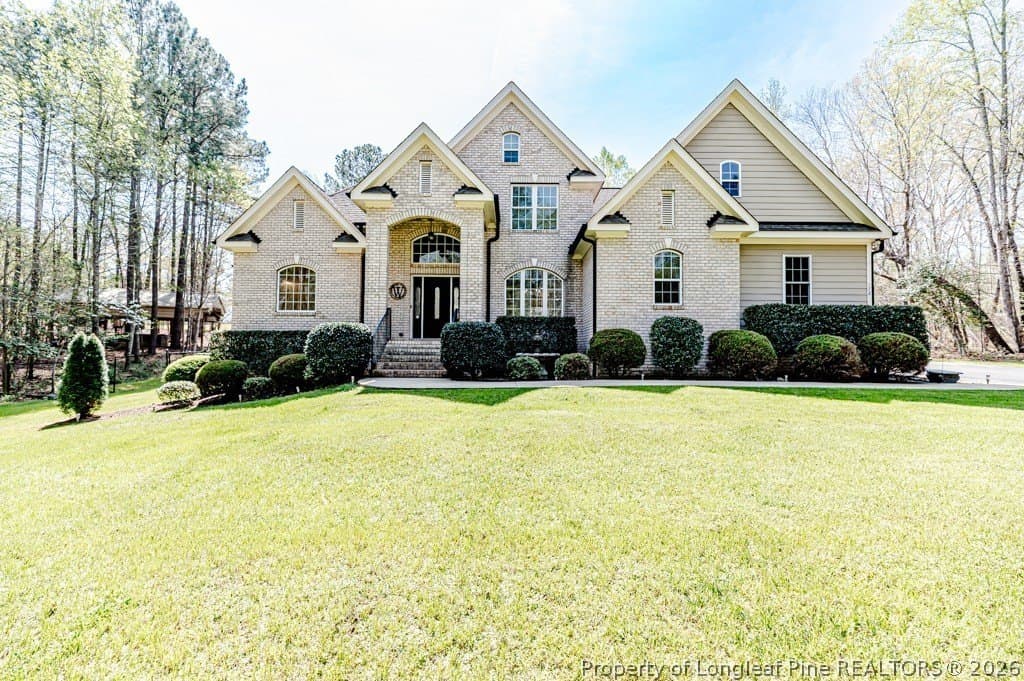 4 bedroom house for sale at 172 Canyon Creek Dr Sanford 27330 - $595,000