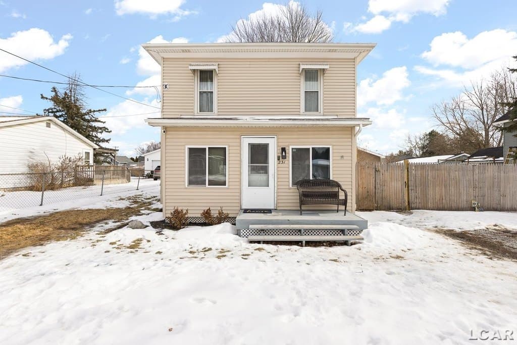 4 bedroom house for sale at 231 S Main St Britton - $224,900