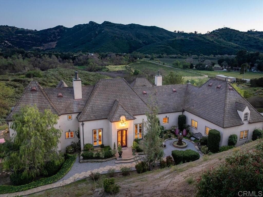 3 bedroom house for sale at 31267 Rancho Amigos Rd Bonsall - $1,998,000