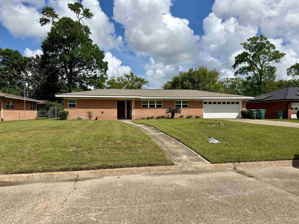 3 bedroom house for sale at 3450 Durwood Dr Beaumont 77706 - $210,000