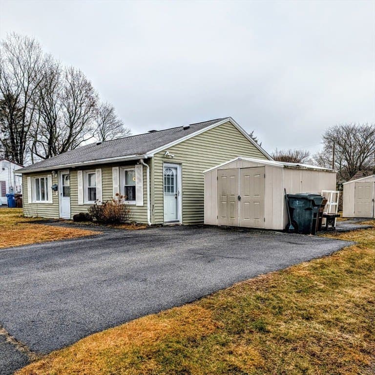 2 bedroom house for sale at 5 Clarendon Rd Auburn - $319,999
