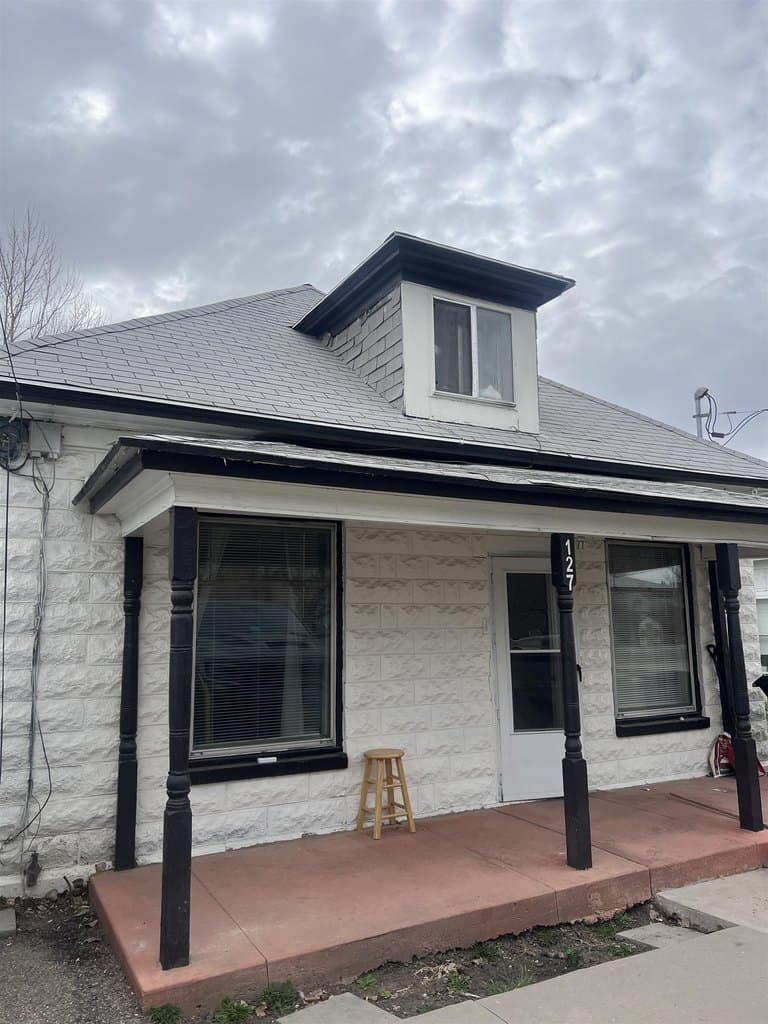 2 bedroom house for sale at 127 County Rd Evanston 82930 - $219,500